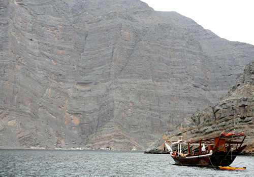 Musandam dhow cruise: hajókirándulás a fjordok közé